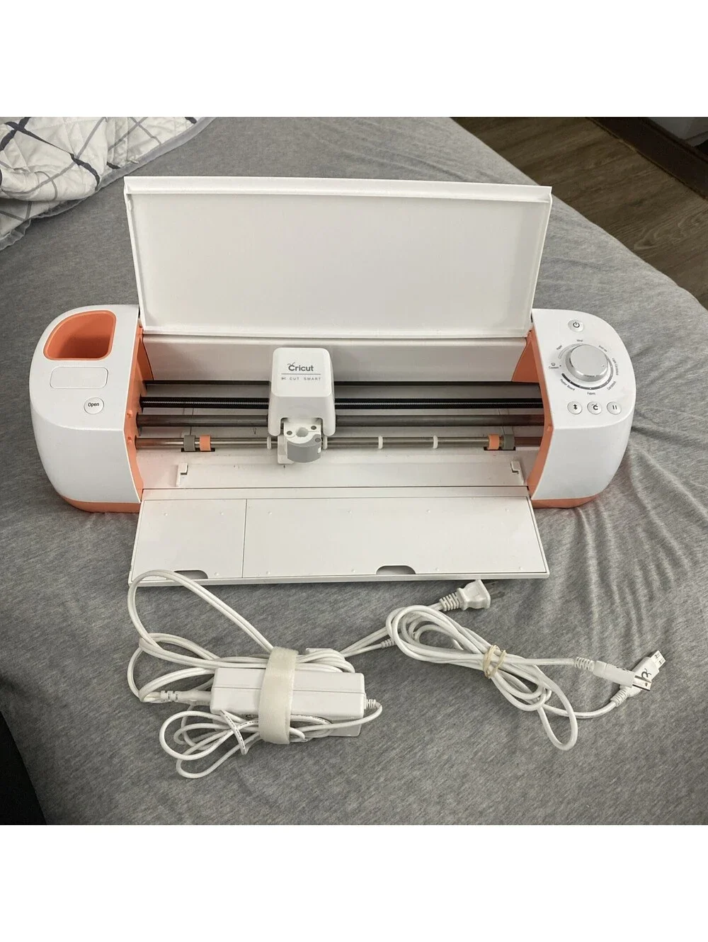 Cricut Explore One CXPL101 Electronic Cutter Bundle W/Power Adapter No Blade